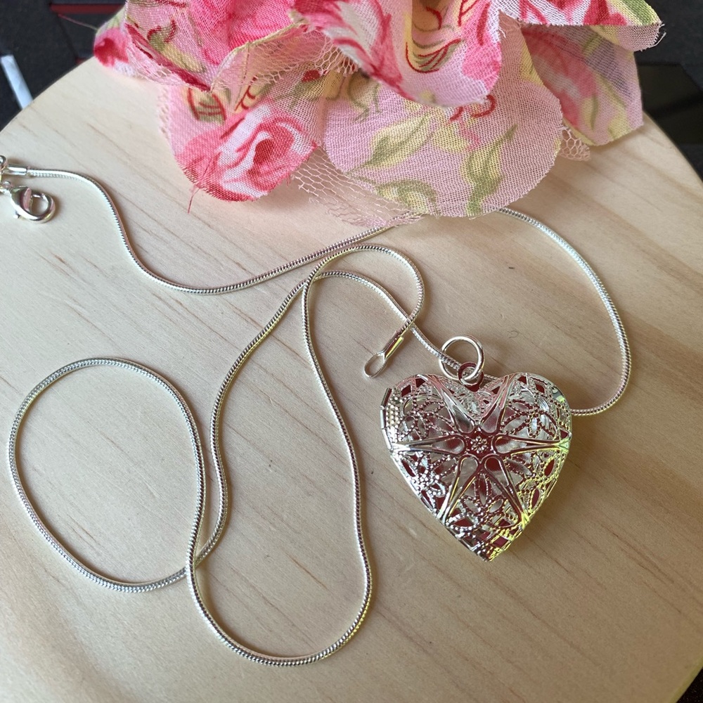 ☀️ Silver Heart Necklace chain - Picture 8 of 11